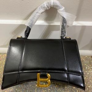 Hourglass bag